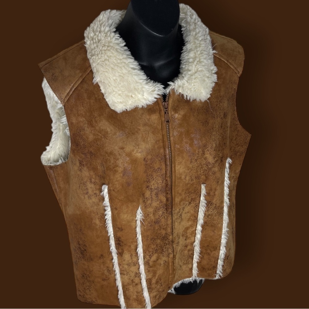 TSUNAMI Faux Suede and Sherpa Vest Size Large